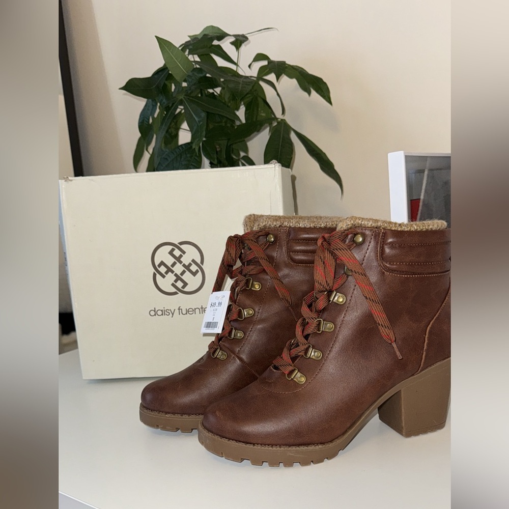 Daisy Fuentes Brown Boots (Heels)